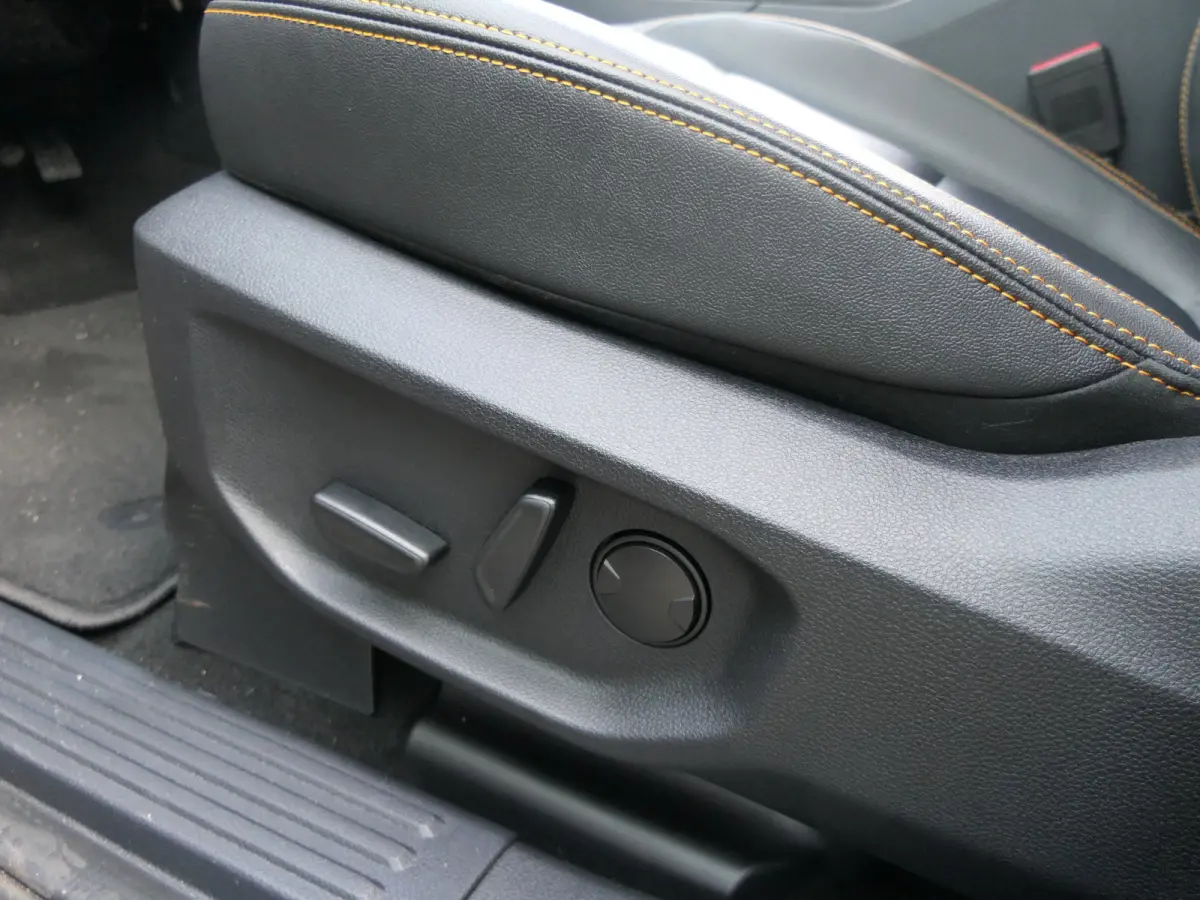 Wildtrak 2.3 PHEV | Power Rollertop | Navigatie | Stoelverwarming | Trekhaak | Camera | CarPlay/Android Auto