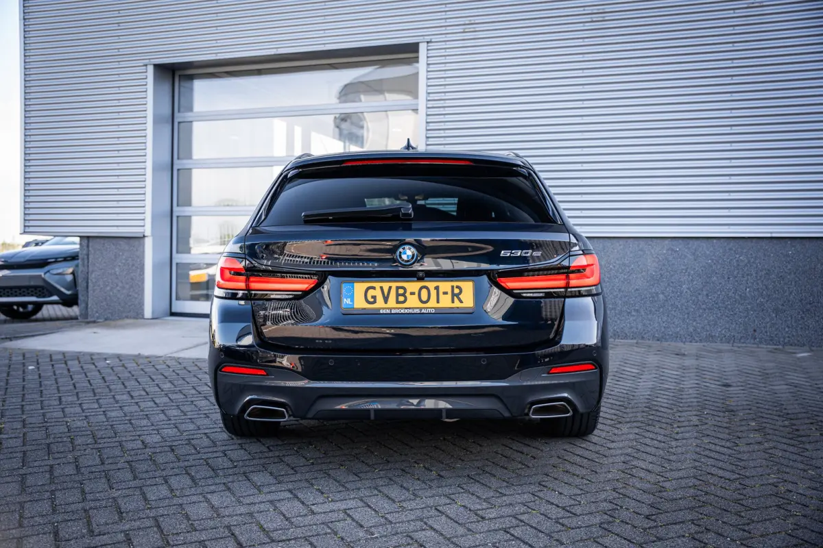 530e M-Sport Business Edition Plus | Herman Kardon || Achteruitrijcamera | Apple Carplay/Android Auto|telefoonintegratie premium | Trekhaak elektrisch uitklapbaar