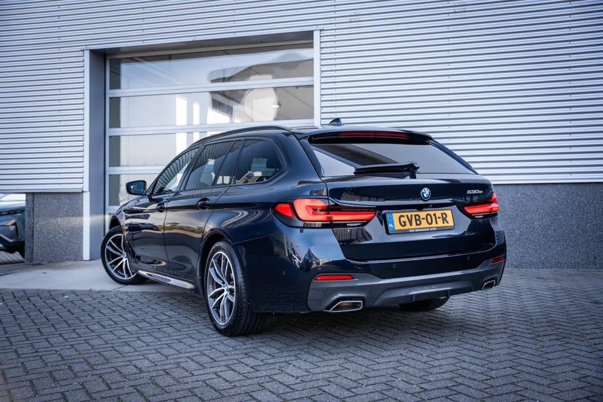 530e M-Sport Business Edition Plus | Herman Kardon || Achteruitrijcamera | Apple Carplay/Android Auto|telefoonintegratie premium | Trekhaak elektrisch uitklapbaar