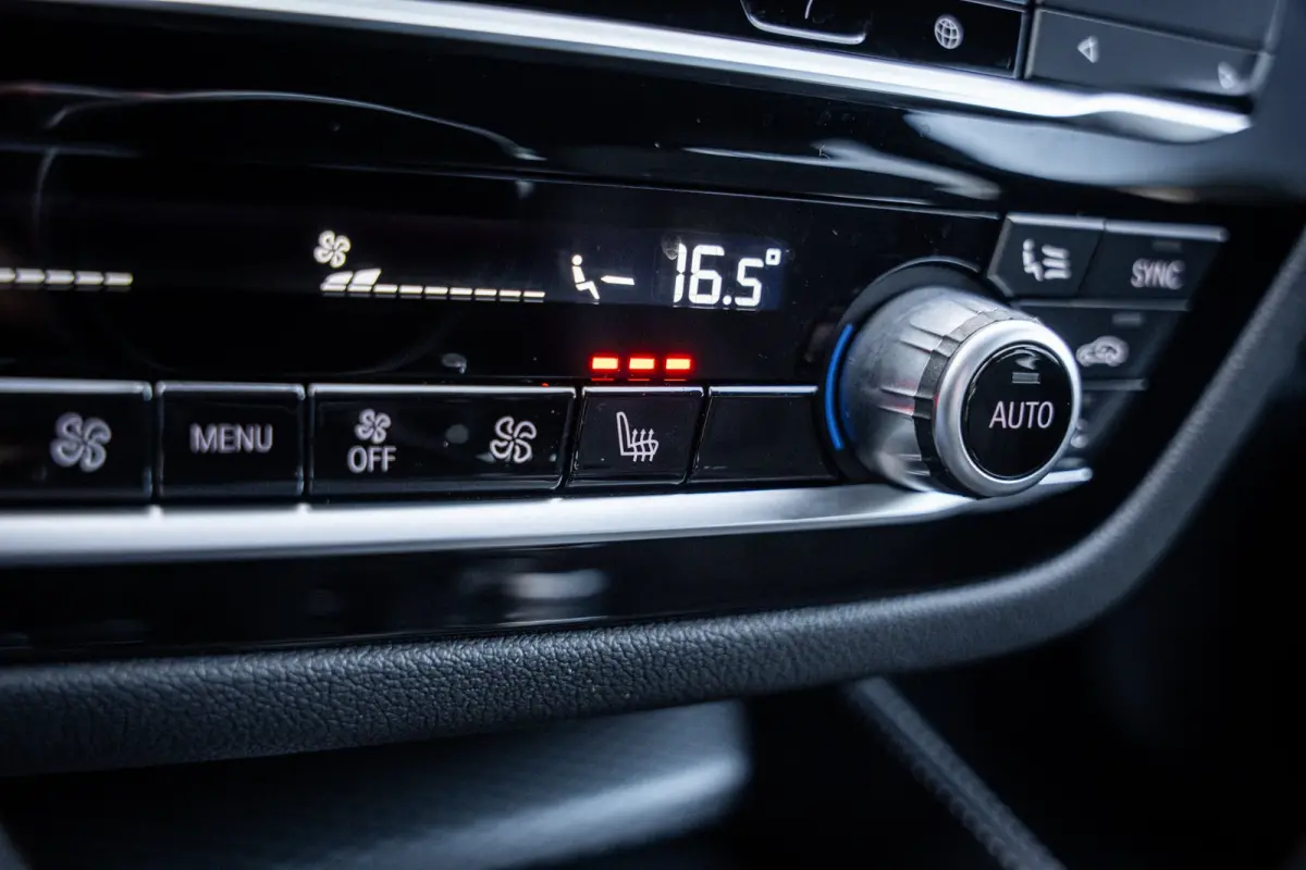 530e M-Sport Business Edition Plus | Herman Kardon || Achteruitrijcamera | Apple Carplay/Android Auto|telefoonintegratie premium | Trekhaak elektrisch uitklapbaar