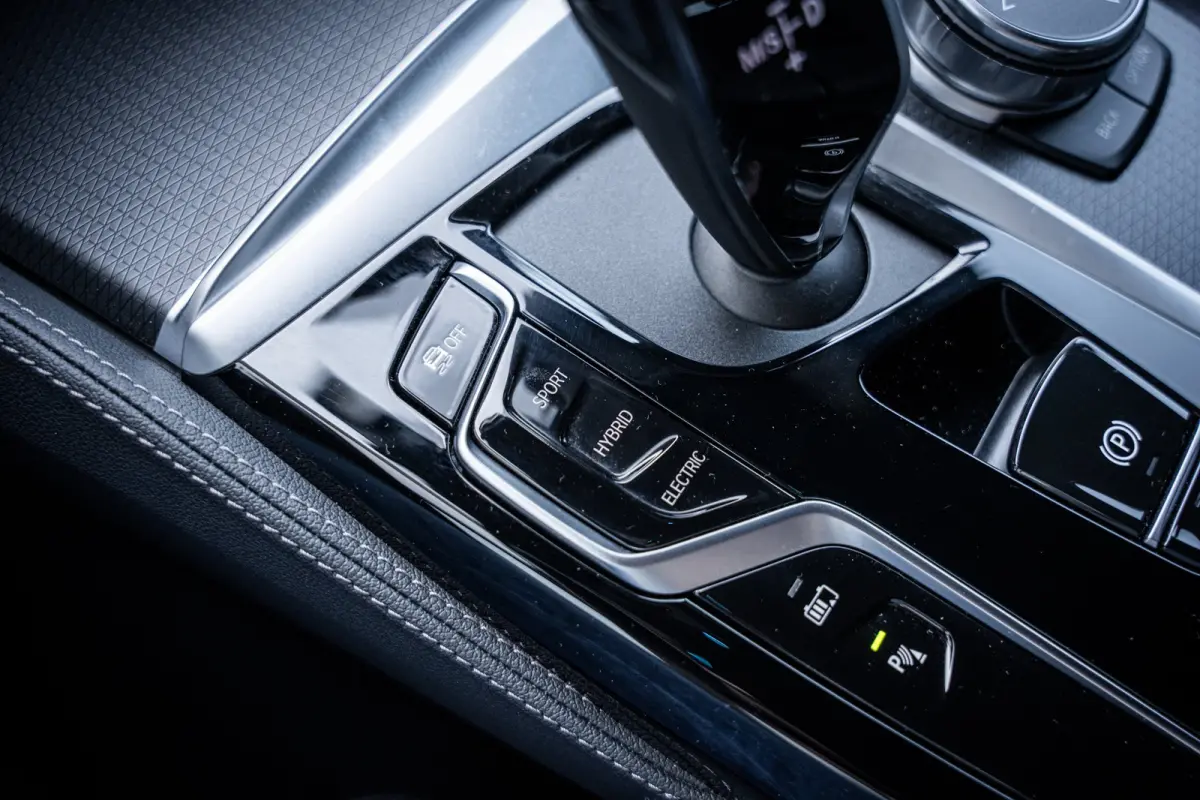 530e M-Sport Business Edition Plus | Herman Kardon || Achteruitrijcamera | Apple Carplay/Android Auto|telefoonintegratie premium | Trekhaak elektrisch uitklapbaar