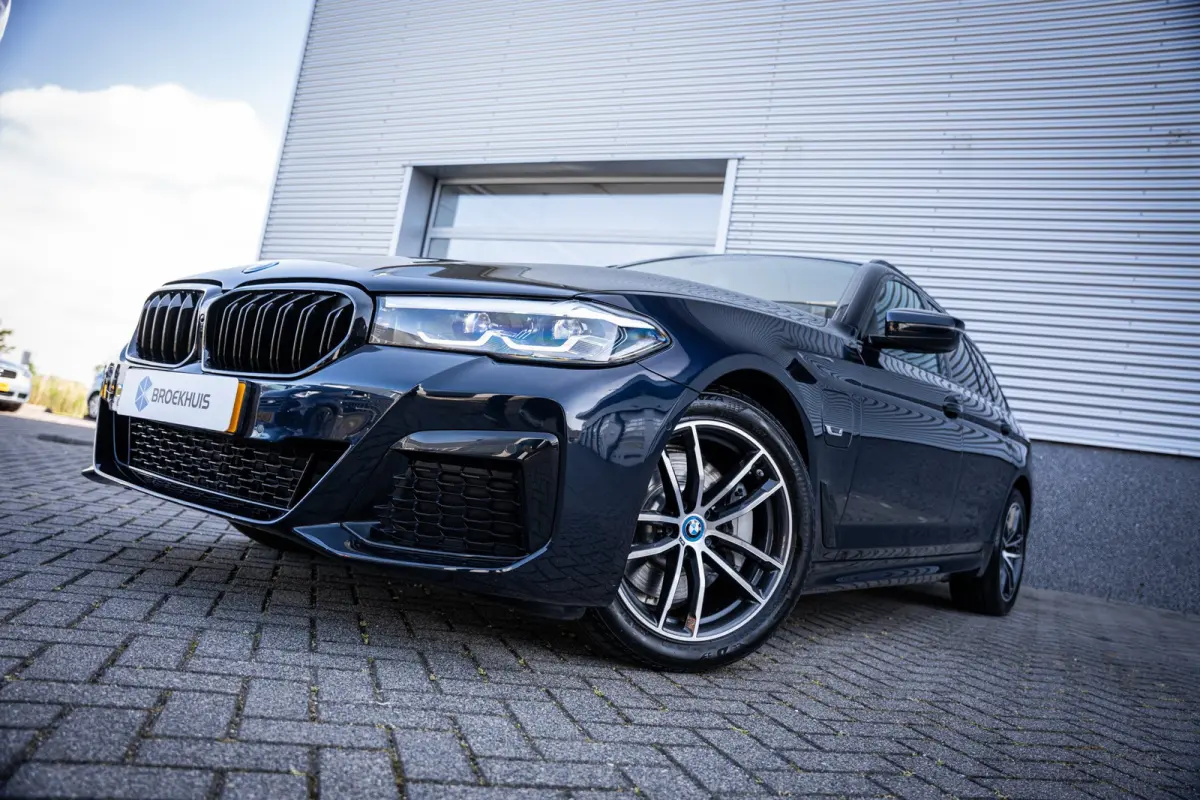 530e M-Sport Business Edition Plus | Herman Kardon || Achteruitrijcamera | Apple Carplay/Android Auto|telefoonintegratie premium | Trekhaak elektrisch uitklapbaar