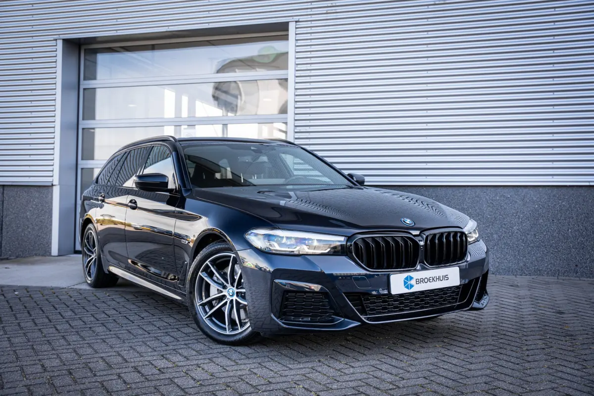 530e M-Sport Business Edition Plus | Herman Kardon || Achteruitrijcamera | Apple Carplay/Android Auto|telefoonintegratie premium | Trekhaak elektrisch uitklapbaar