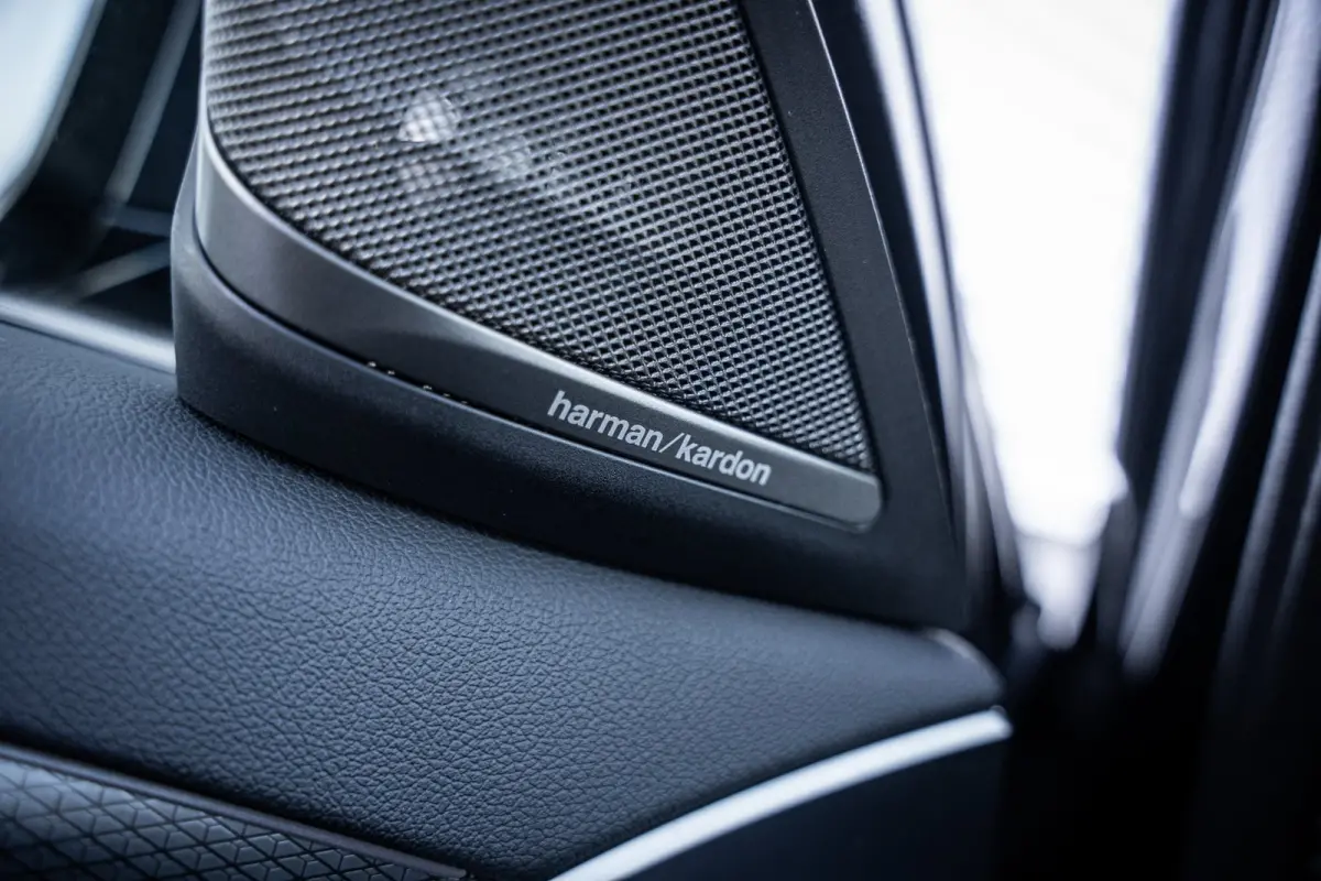 530e M-Sport Business Edition Plus | Herman Kardon || Achteruitrijcamera | Apple Carplay/Android Auto|telefoonintegratie premium | Trekhaak elektrisch uitklapbaar