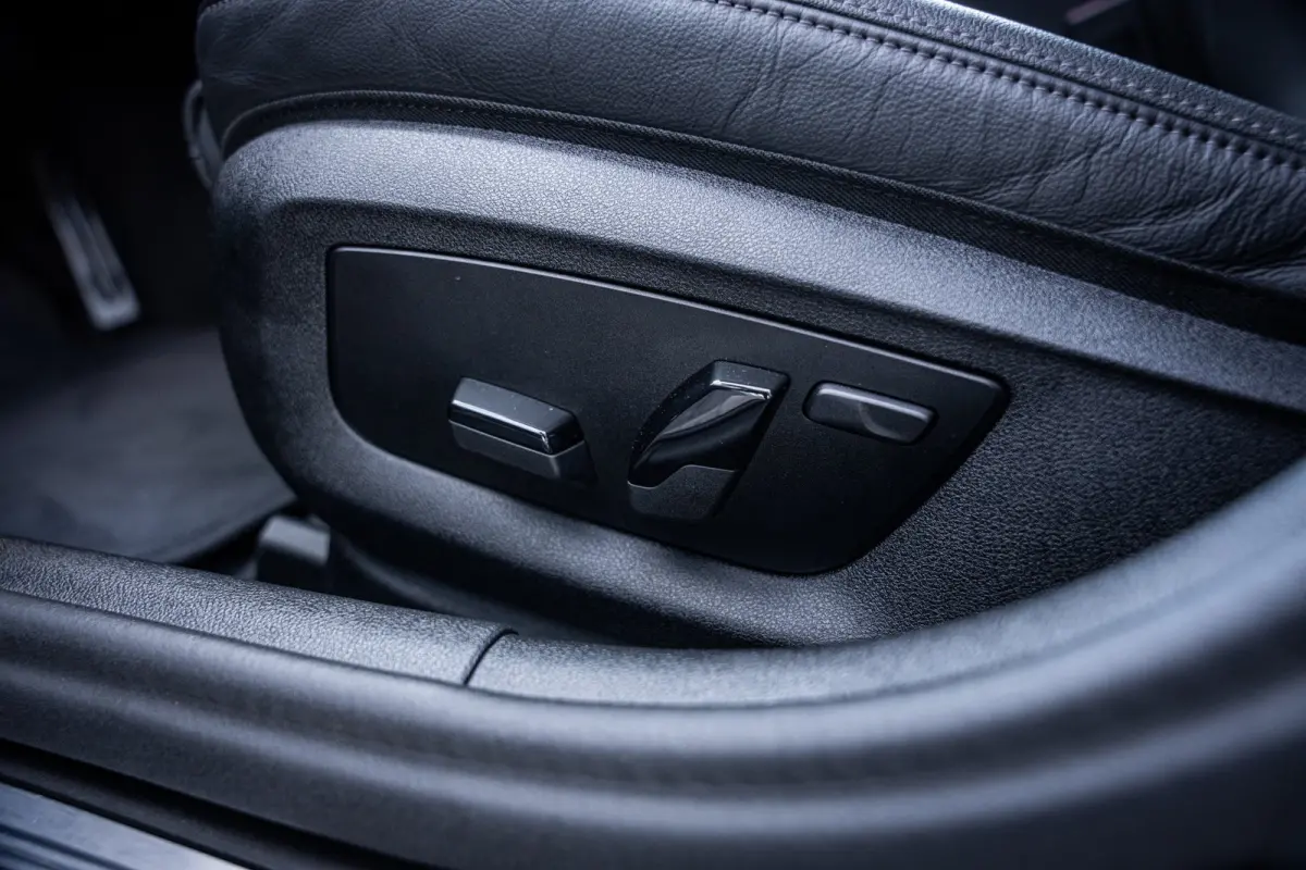 530e M-Sport Business Edition Plus | Herman Kardon || Achteruitrijcamera | Apple Carplay/Android Auto|telefoonintegratie premium | Trekhaak elektrisch uitklapbaar