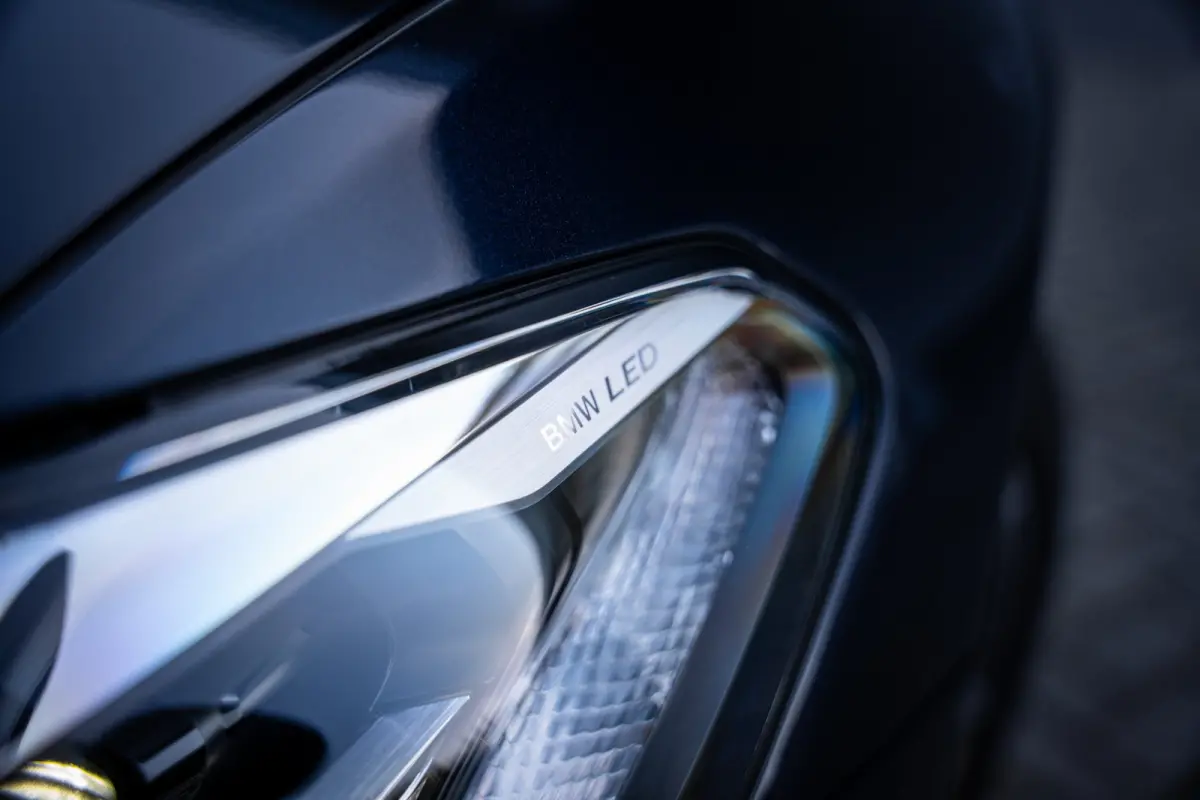 530e M-Sport Business Edition Plus | Herman Kardon || Achteruitrijcamera | Apple Carplay/Android Auto|telefoonintegratie premium | Trekhaak elektrisch uitklapbaar
