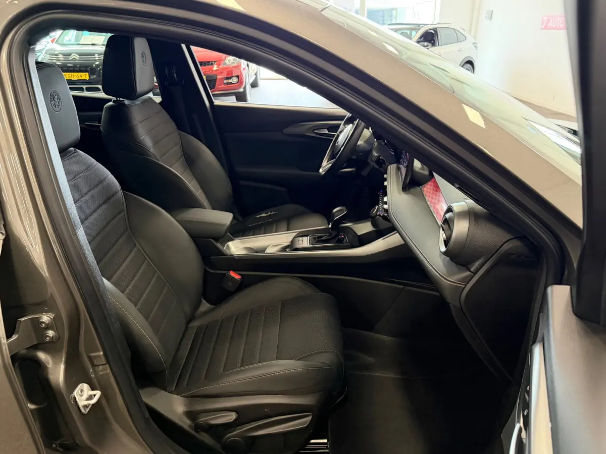 1.5T Hybrid|NAVIGATIE|CAMERA|CRUISE|ECC AIRCO