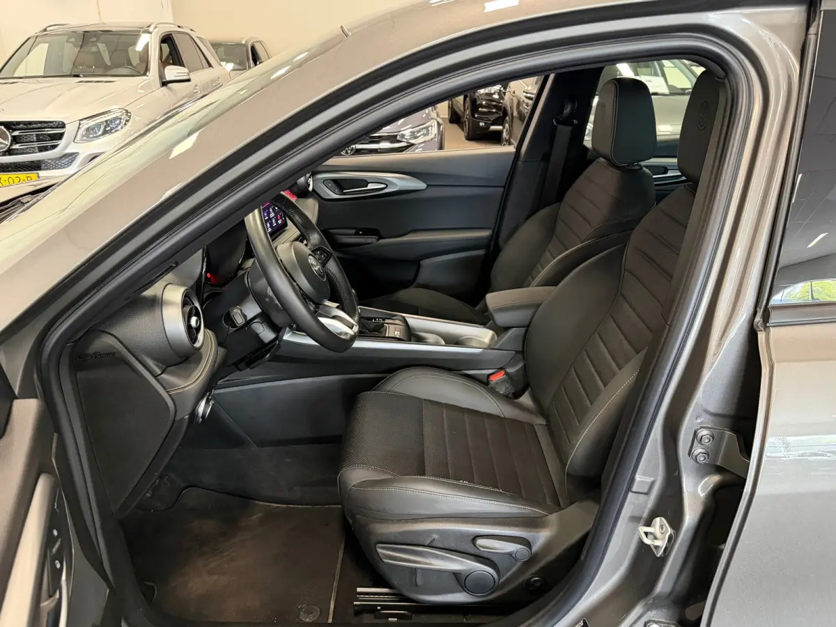 1.5T Hybrid|NAVIGATIE|CAMERA|CRUISE|ECC AIRCO