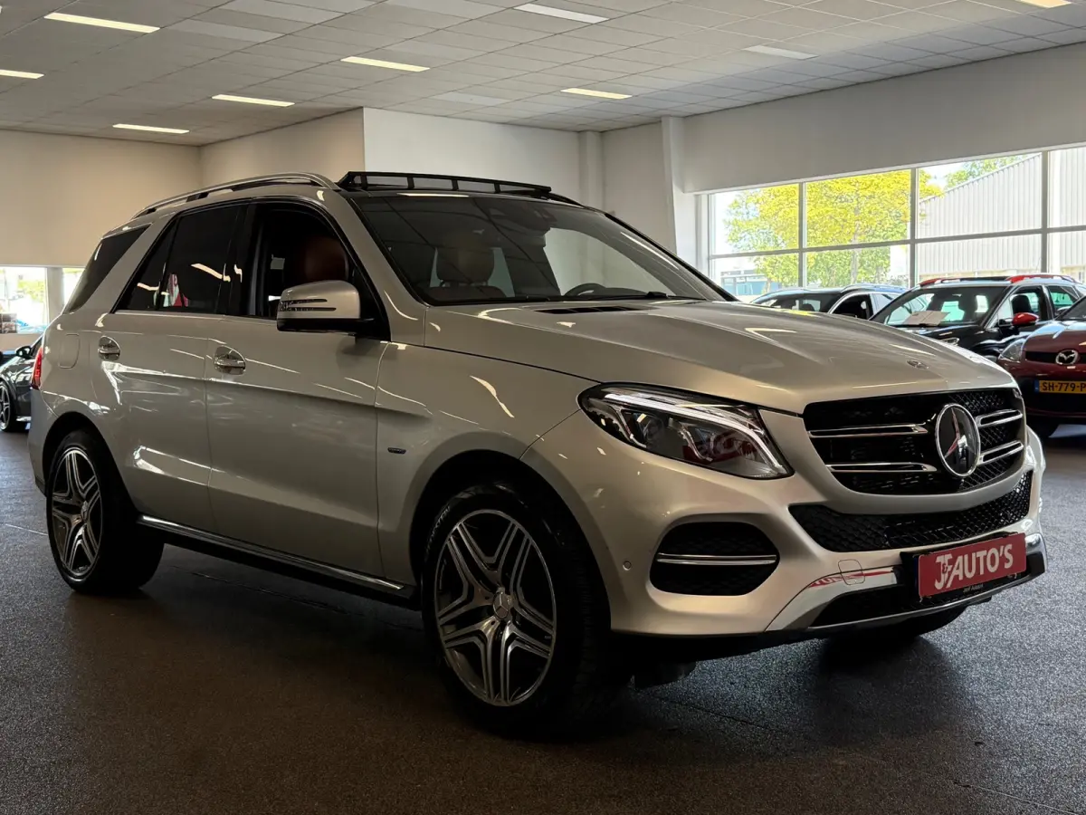 500 e 4MATIC AMG|NAVI|CAMERA|PANO|LEER