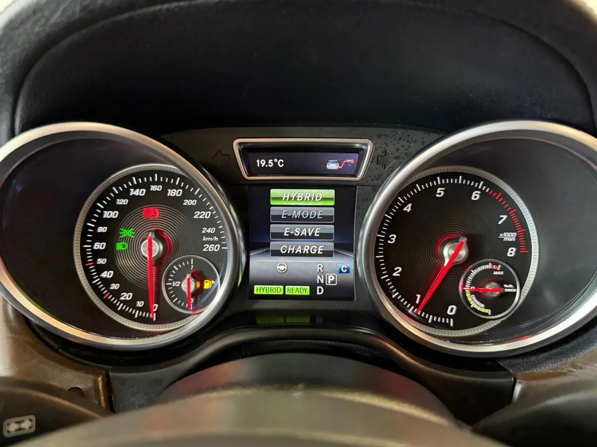 500 e 4MATIC AMG|NAVI|CAMERA|PANO|LEER