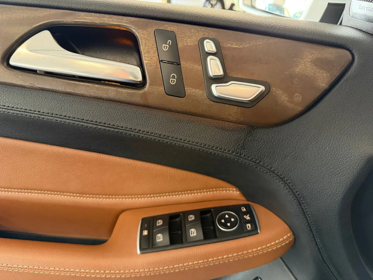 500 e 4MATIC AMG|NAVI|CAMERA|PANO|LEER