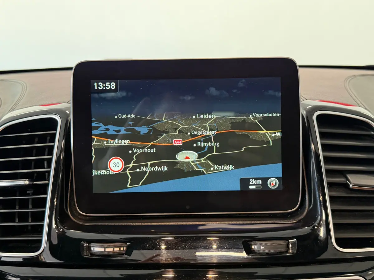 500 e 4MATIC AMG|NAVI|CAMERA|PANO|LEER