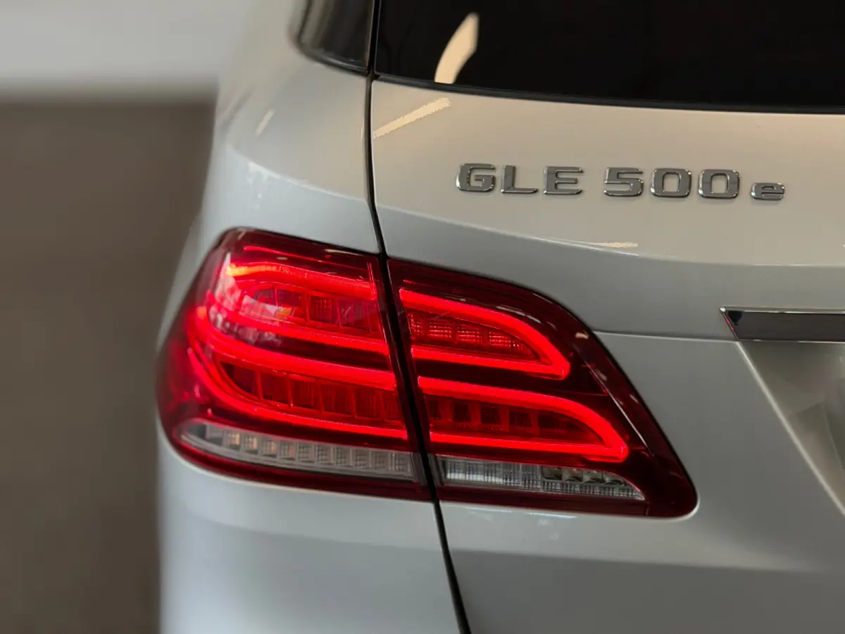 500 e 4MATIC AMG|NAVI|CAMERA|PANO|LEER