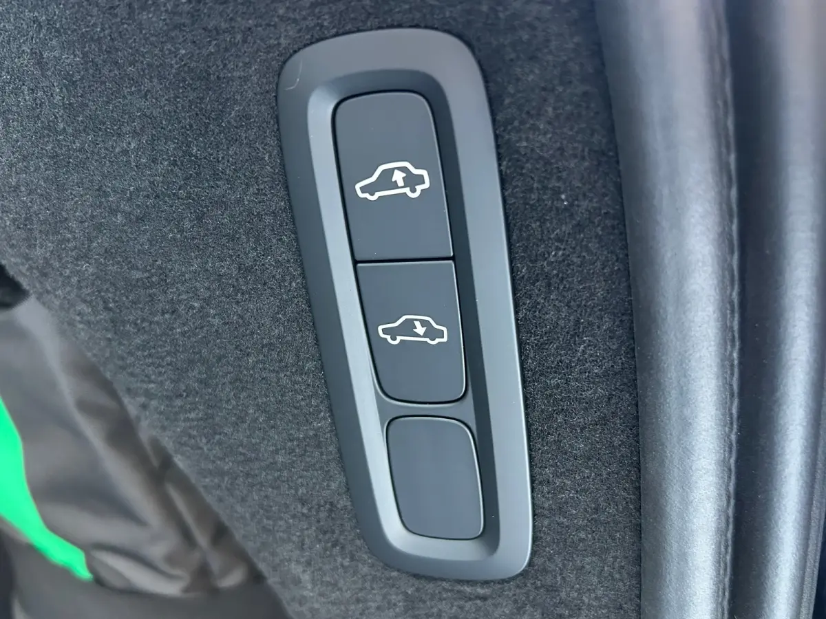 2.0 T8 Plug-in hybrid AWD Ultra Dark Exec. Ed. | Full option! | Forest Lake | Cardamom | Luchtvering | Bowers & Wilkins | Massage |