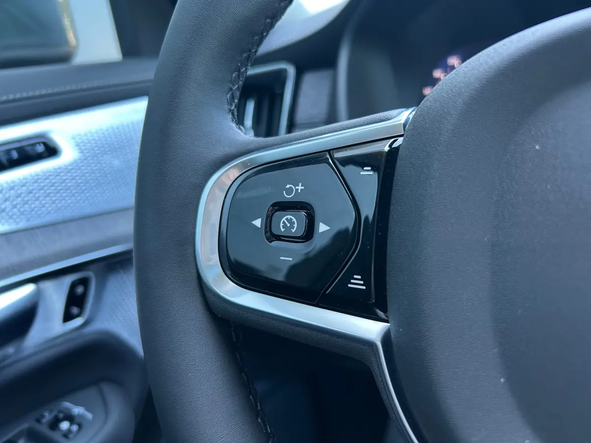 2.0 T8 Plug-in hybrid AWD Ultra Dark Exec. Ed. | Full option! | Forest Lake | Cardamom | Luchtvering | Bowers & Wilkins | Massage |