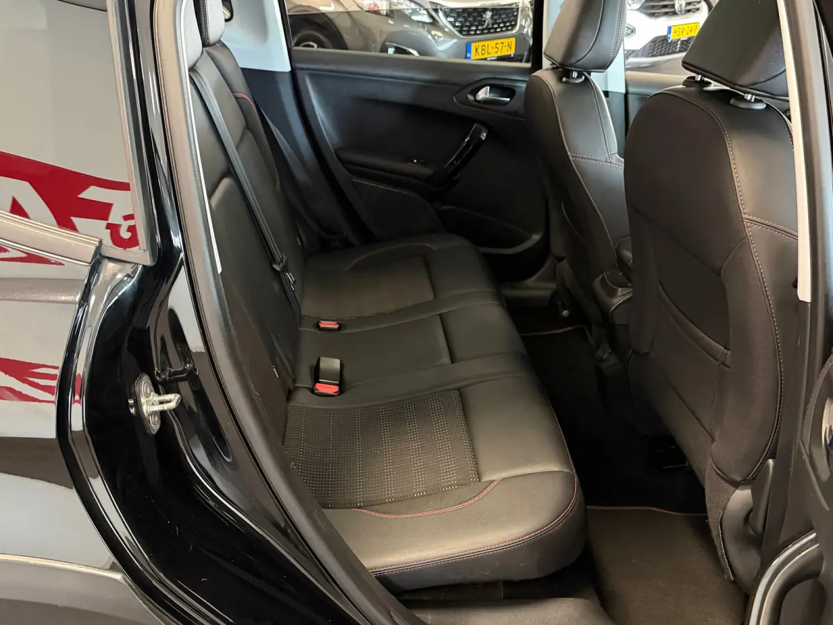 1.2 PureTech GT-Line|NAVI|CAMERA|PANORAMA|CRUISE