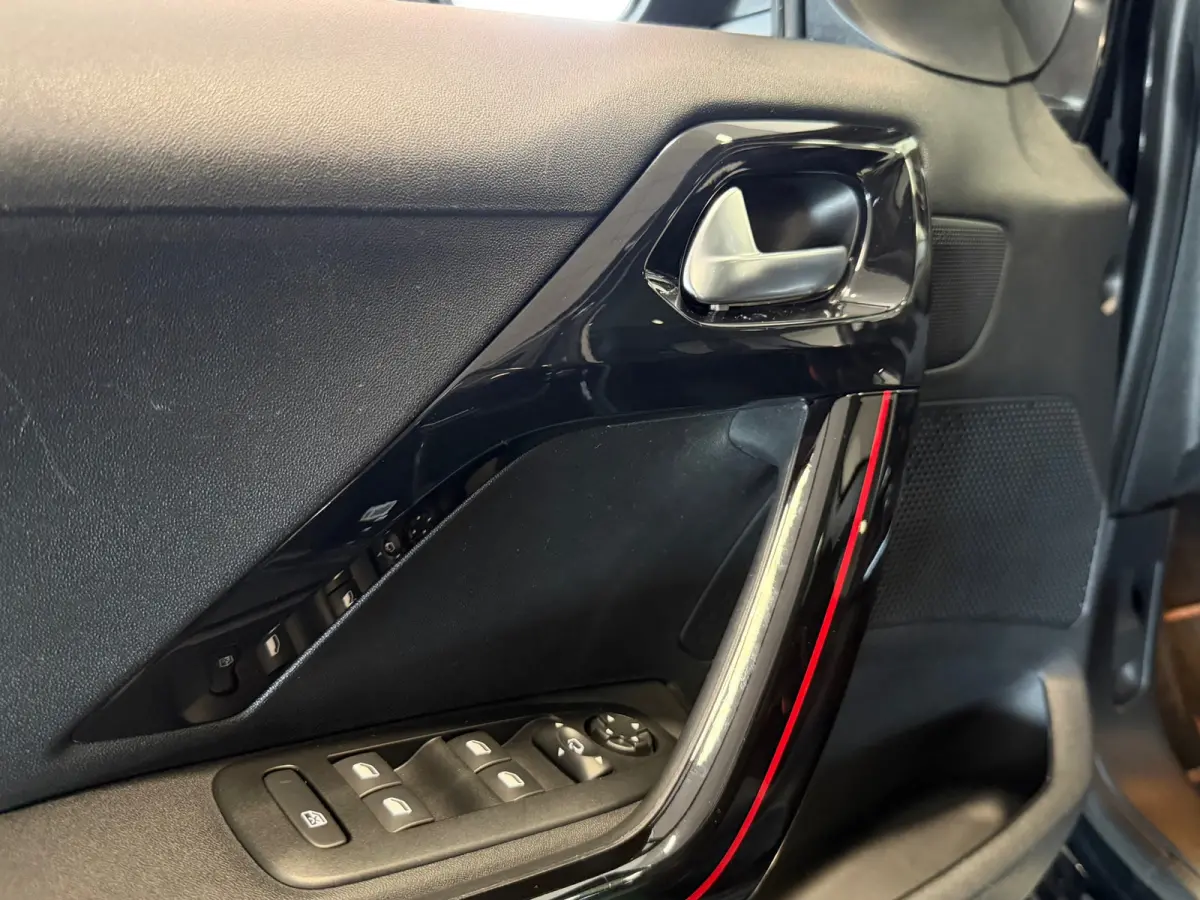 1.2 PureTech GT-Line|NAVI|CAMERA|PANORAMA|CRUISE