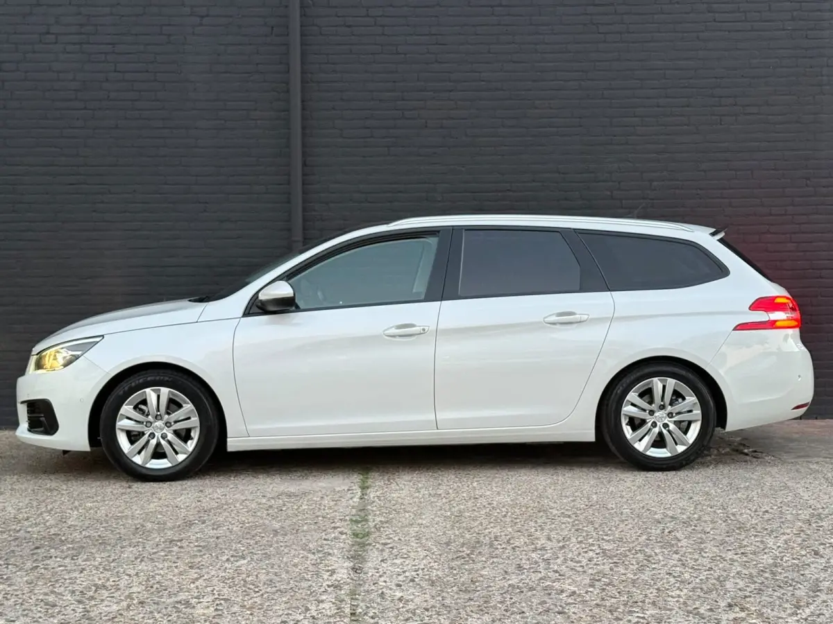 1.6 BlueHDI Blue Lease Executive|PANO|CARPLAY|PDC|TREKHAAK|NWE APK