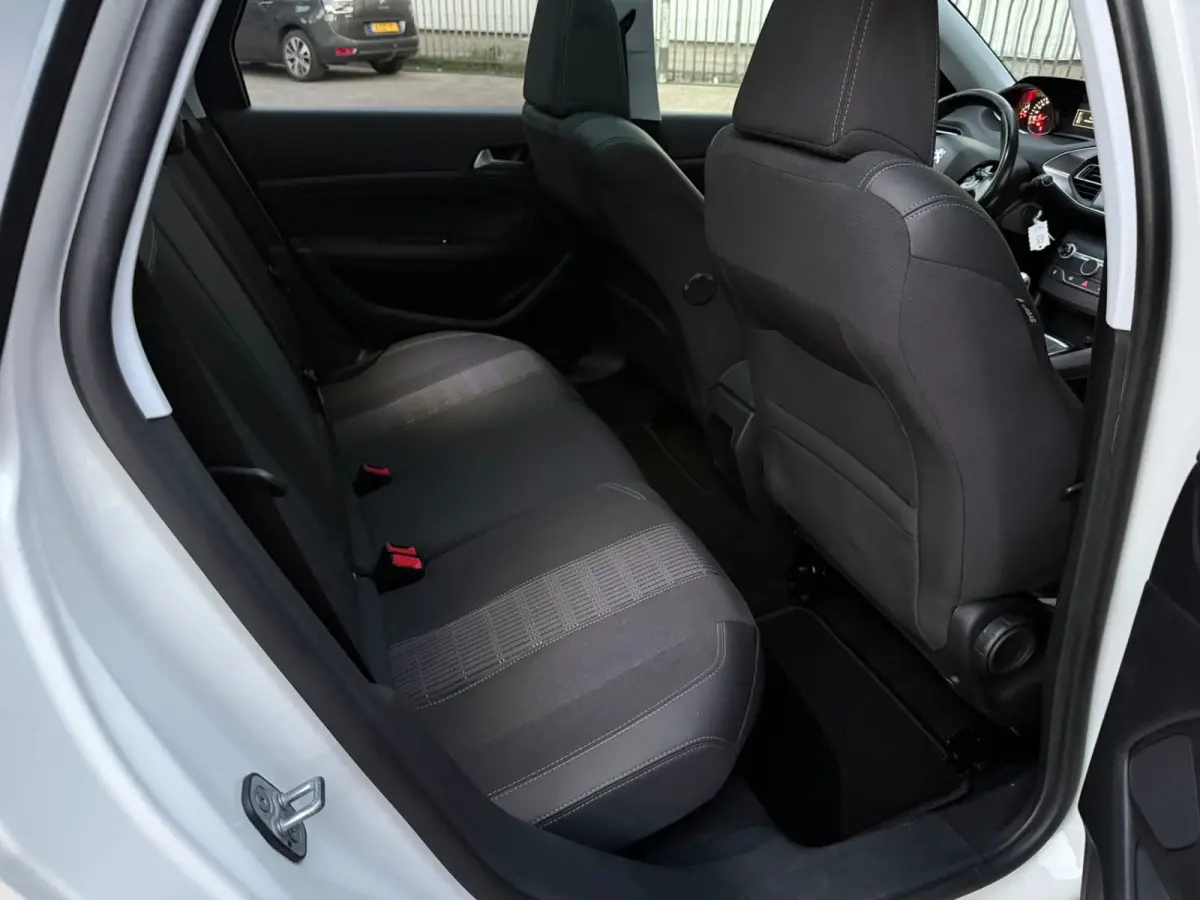 1.6 BlueHDI Blue Lease Executive|PANO|CARPLAY|PDC|TREKHAAK|NWE APK