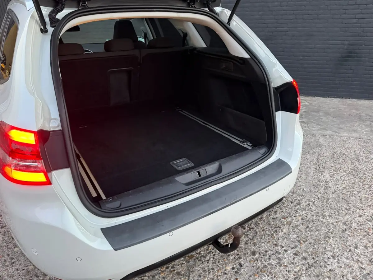 1.6 BlueHDI Blue Lease Executive|PANO|CARPLAY|PDC|TREKHAAK|NWE APK