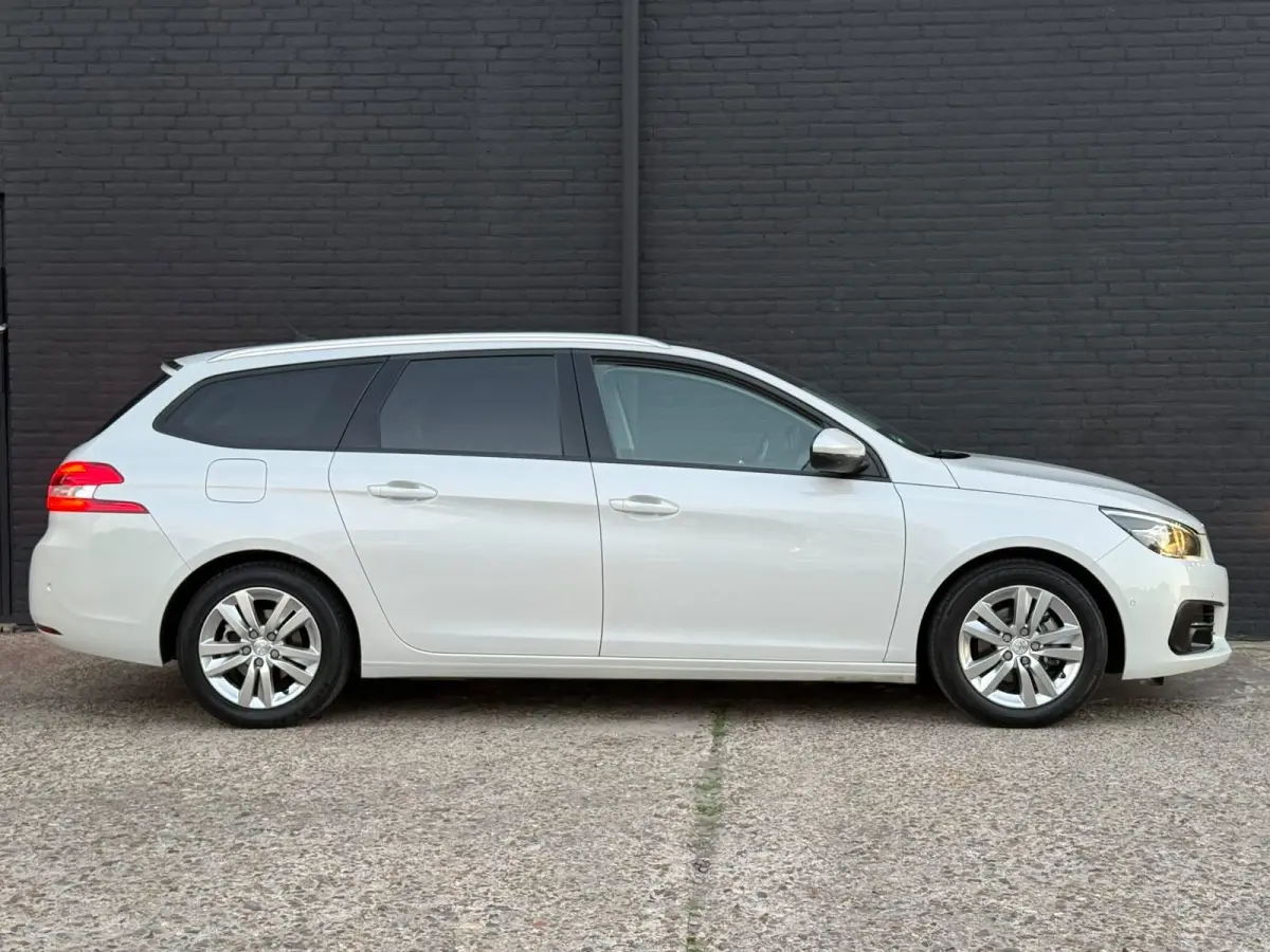 1.6 BlueHDI Blue Lease Executive|PANO|CARPLAY|PDC|TREKHAAK|NWE APK