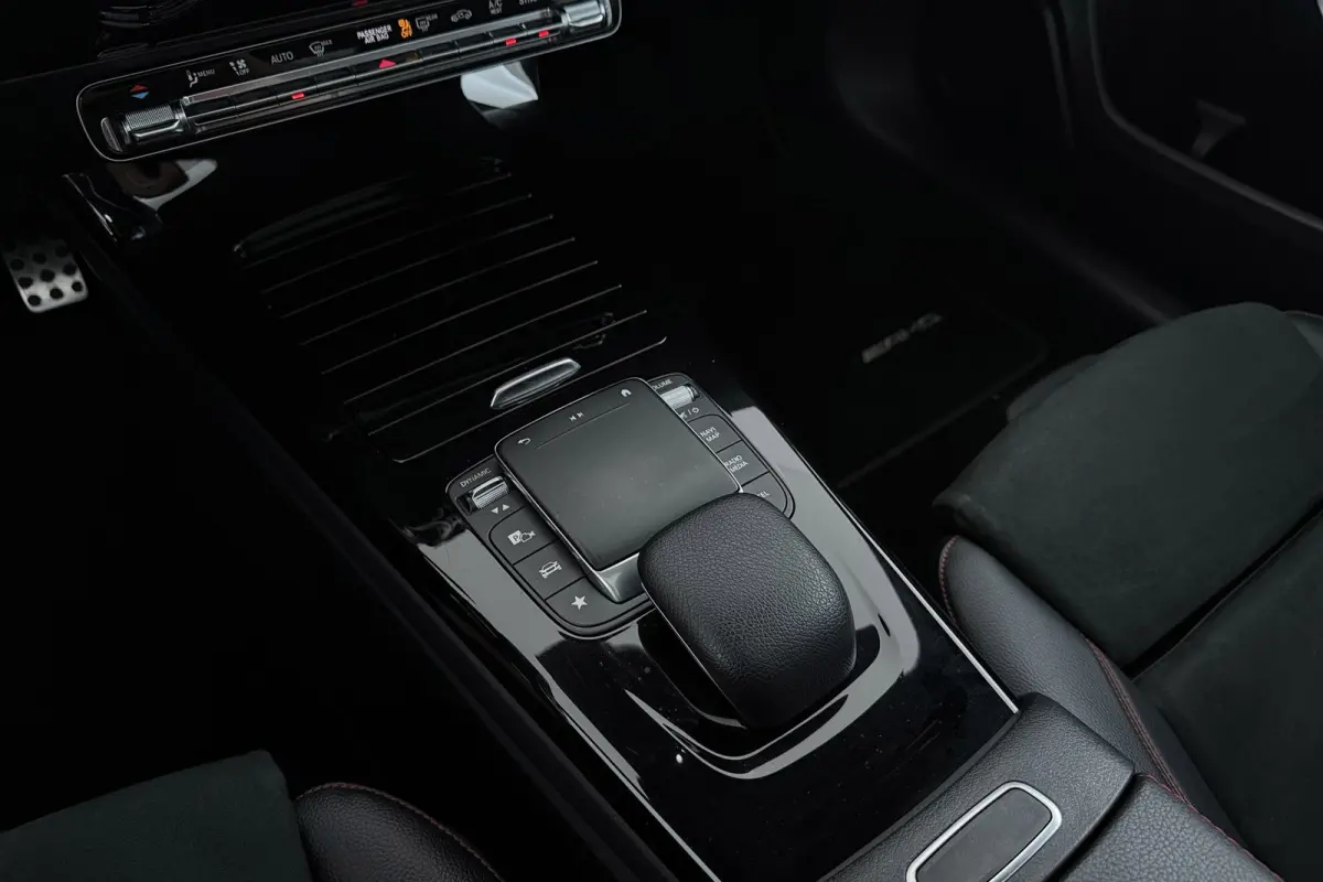 180 Business Solution AMG-Line | Panoramadak | Stoelverwarming | Climate Control | Dealer Ond. | CarPlay |