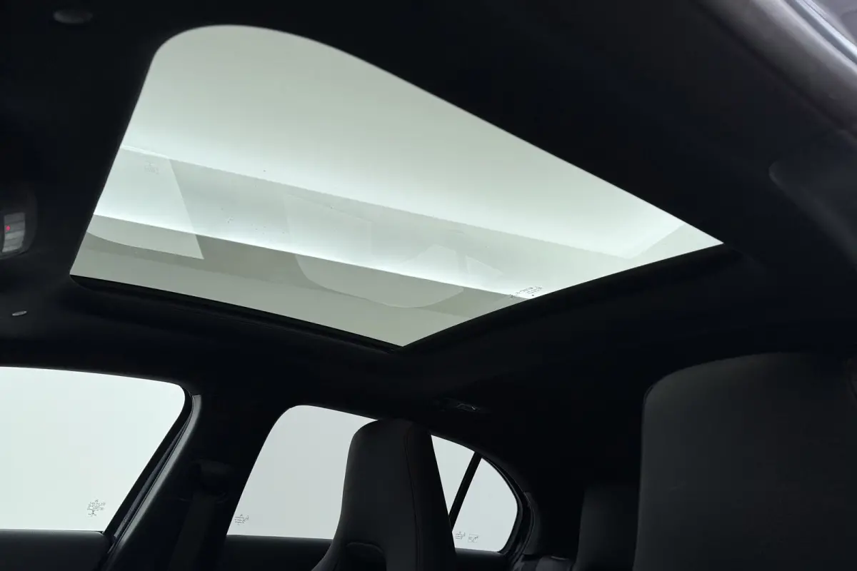 180 Business Solution AMG-Line | Panoramadak | Stoelverwarming | Climate Control | Dealer Ond. | CarPlay |