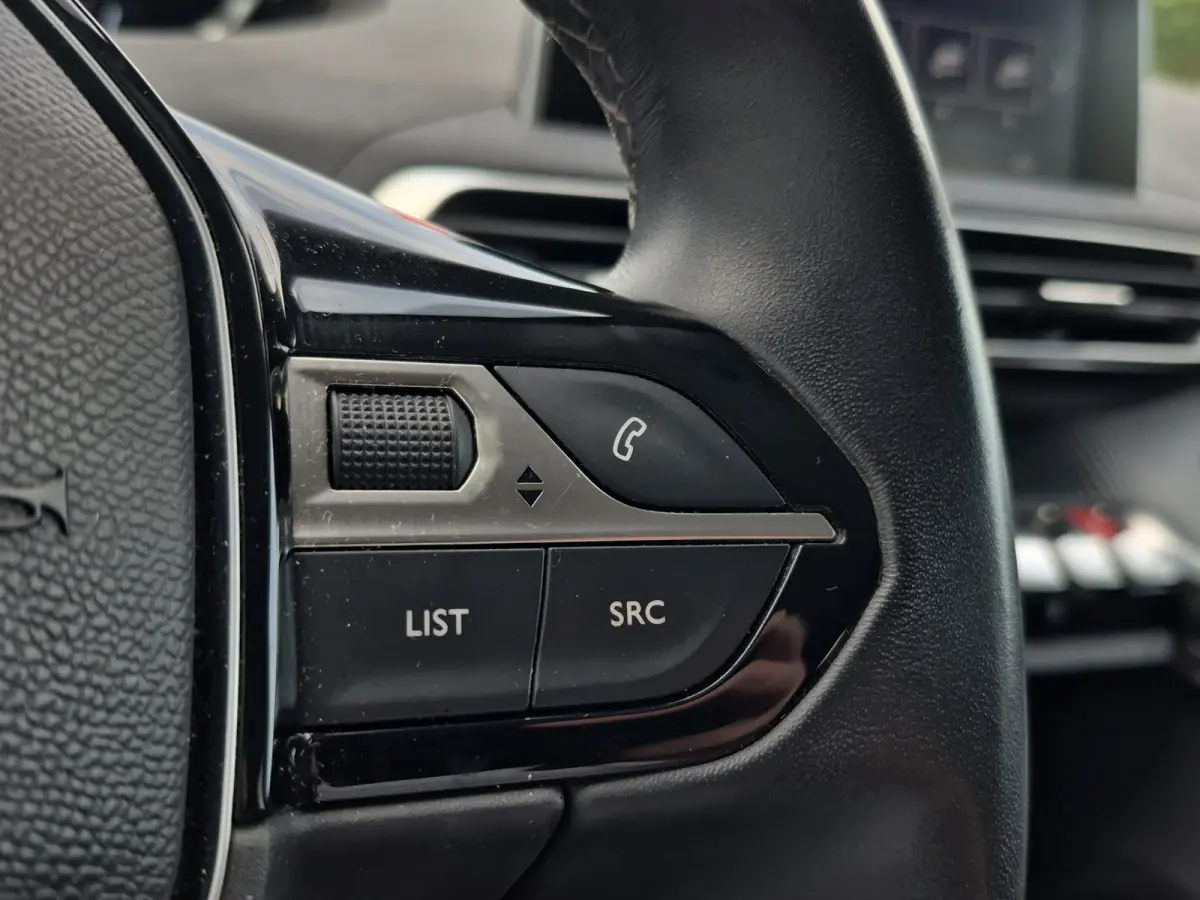1.2 PureTech Active Full map navigatie | Carplay/android auto | Extra getint glas | Climate control |