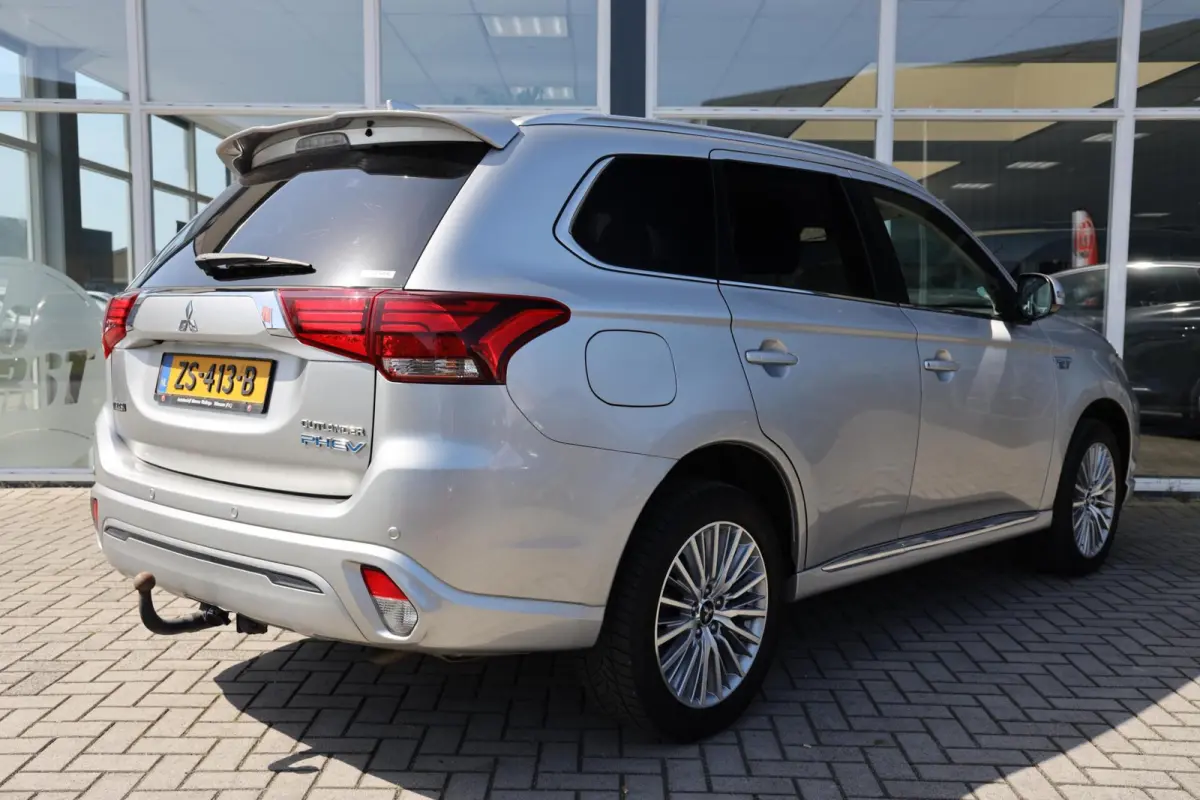 2.4 PHEV Pure+|Camera|Trekhaak|PDC|