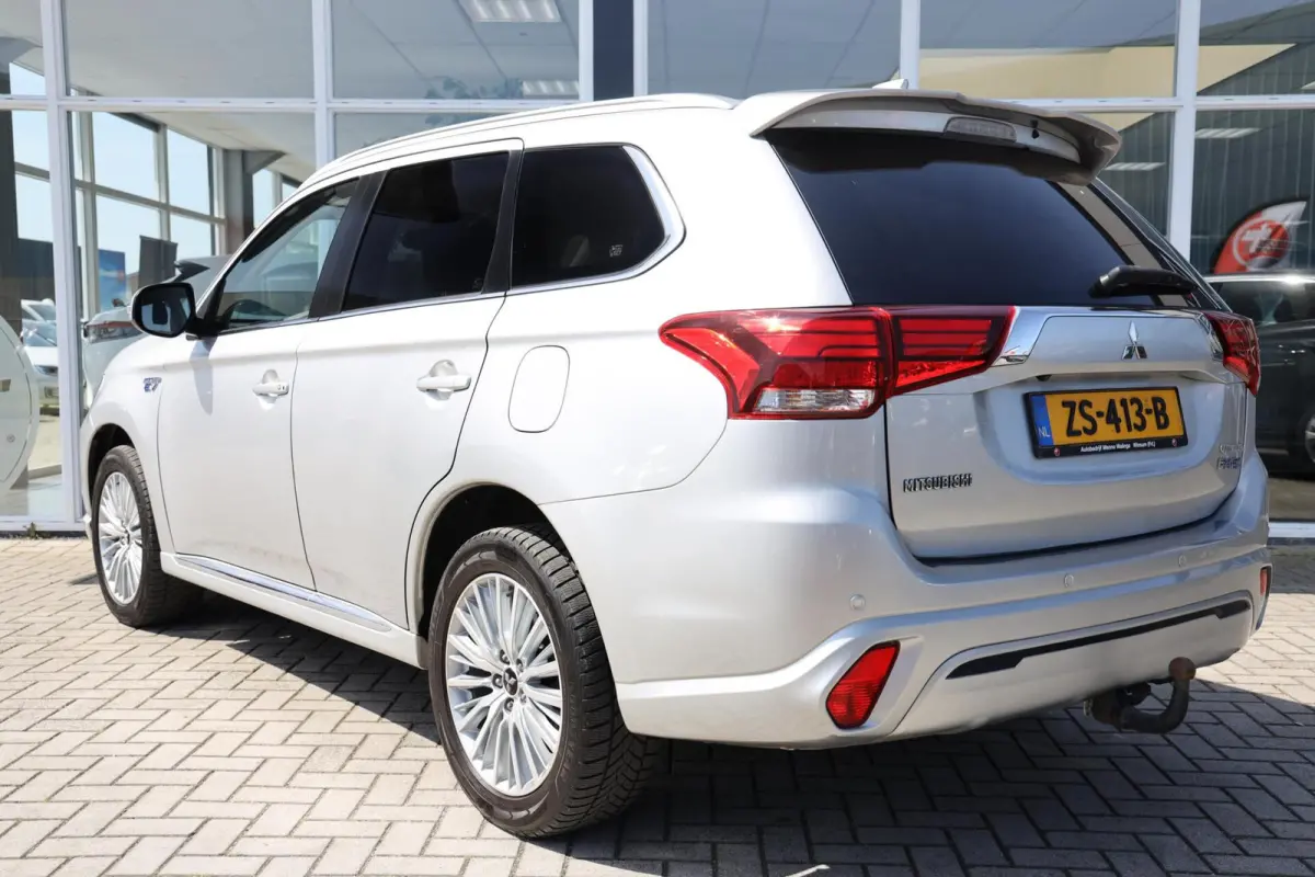 2.4 PHEV Pure+|Camera|Trekhaak|PDC|