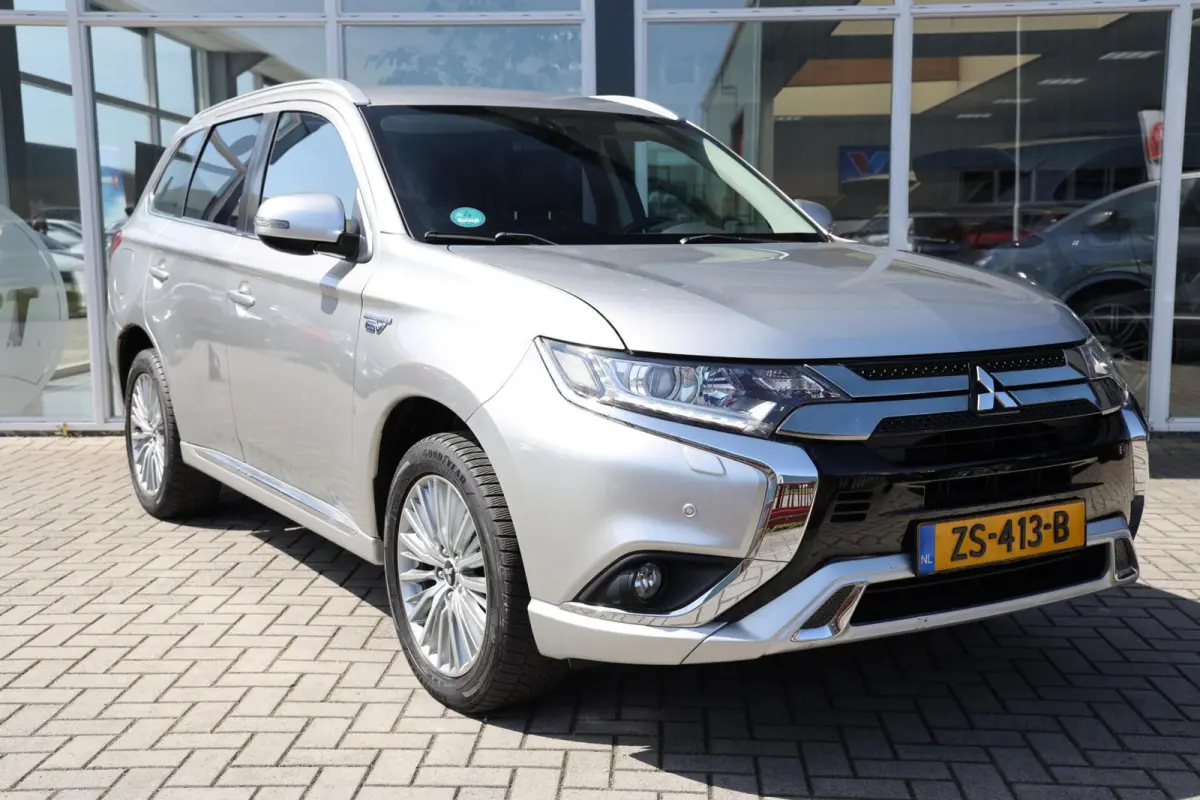 2.4 PHEV Pure+|Camera|Trekhaak|PDC|