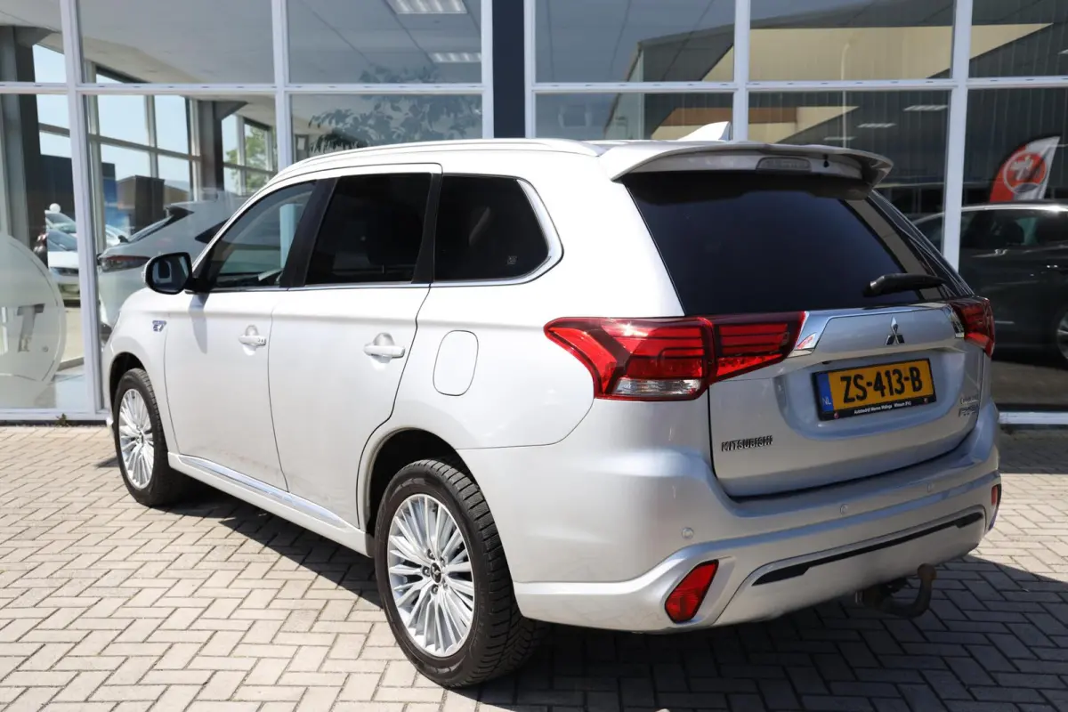 2.4 PHEV Pure+|Camera|Trekhaak|PDC|