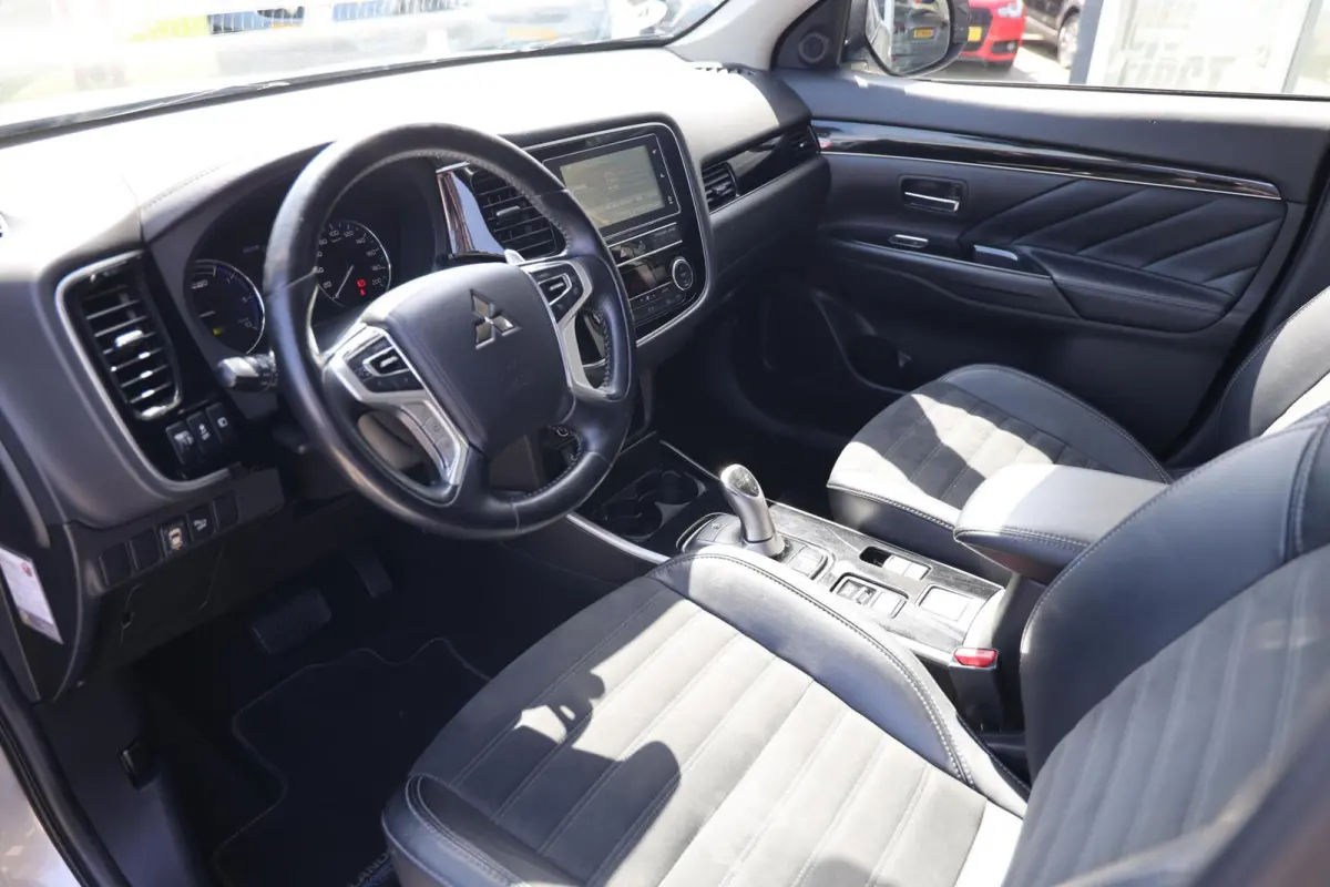 2.4 PHEV Pure+|Camera|Trekhaak|PDC|