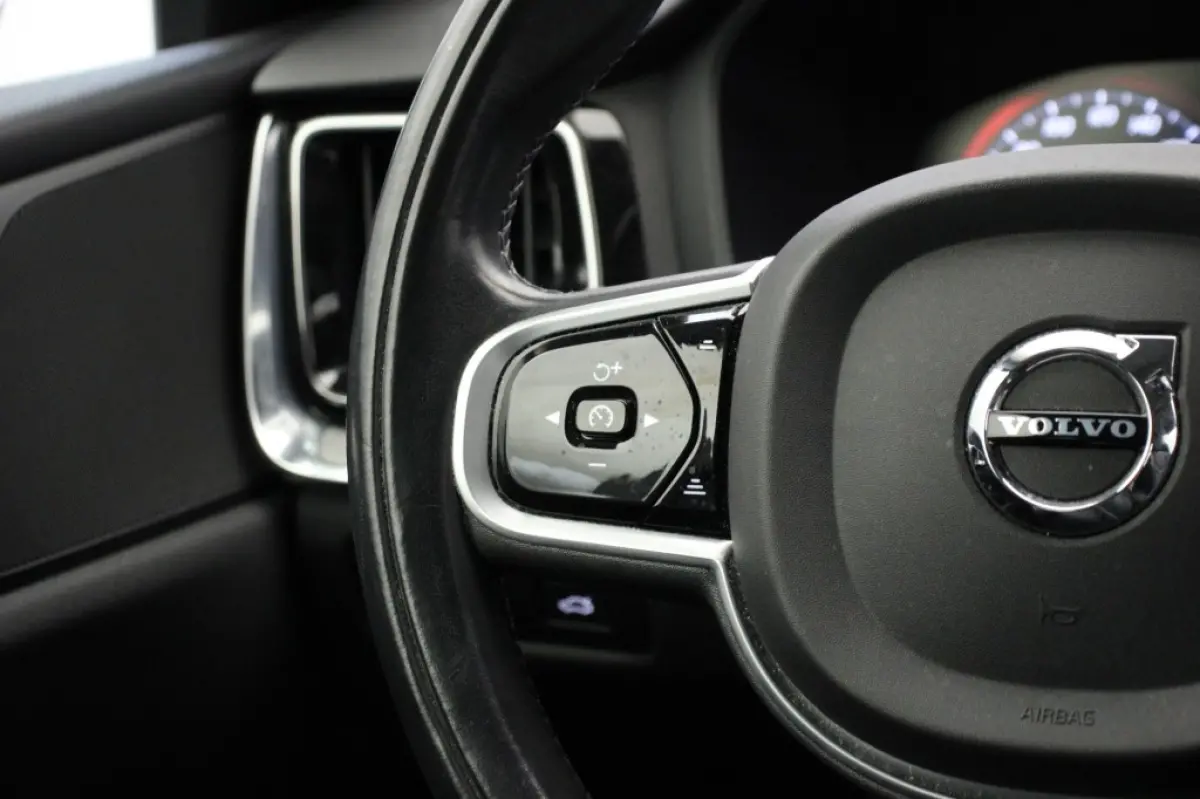 2.0 B3 Inscription Automaat - Carplay, Camera, Leer, Memory, Stoelverw. Afn. Trekhaak