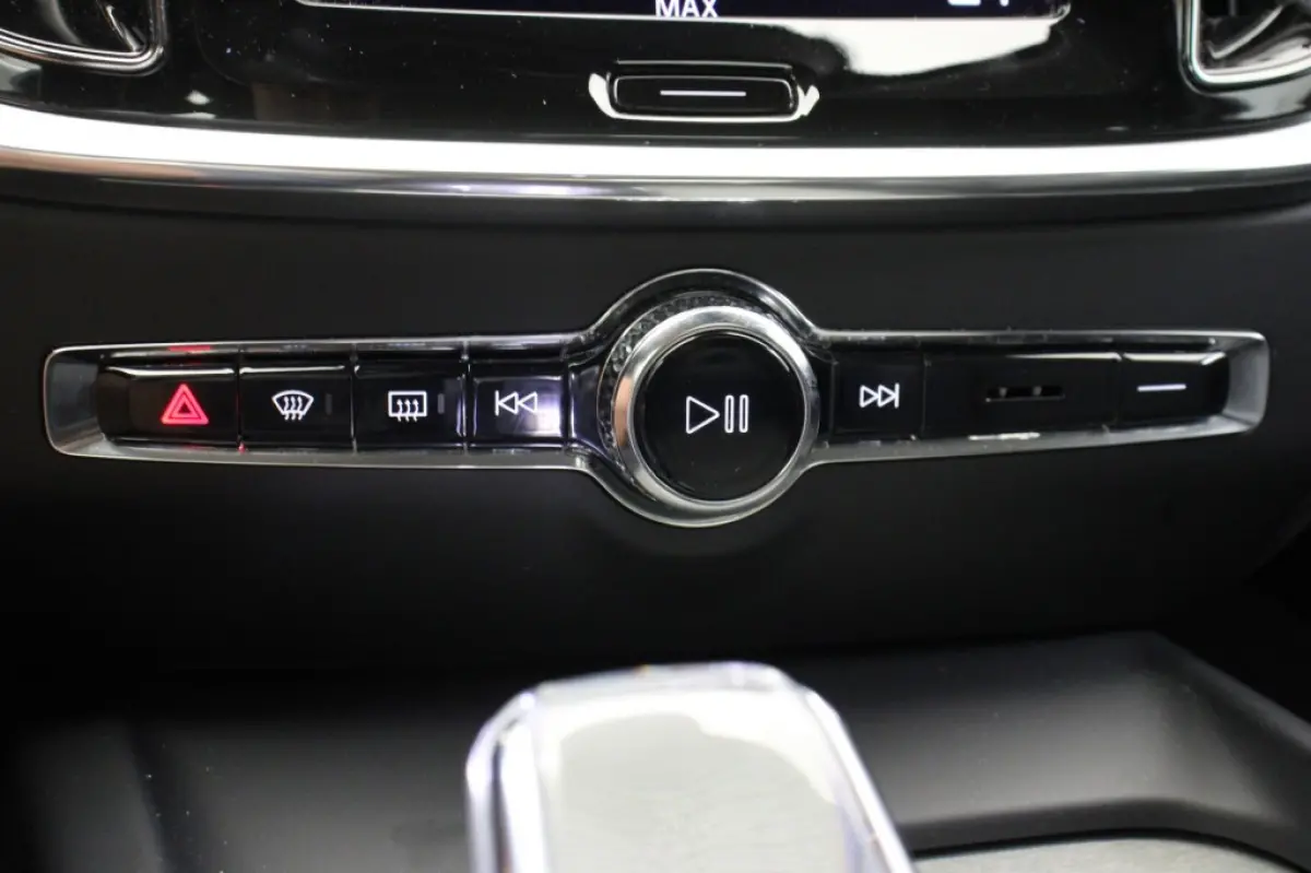2.0 B3 Inscription Automaat - Carplay, Camera, Leer, Memory, Stoelverw. Afn. Trekhaak
