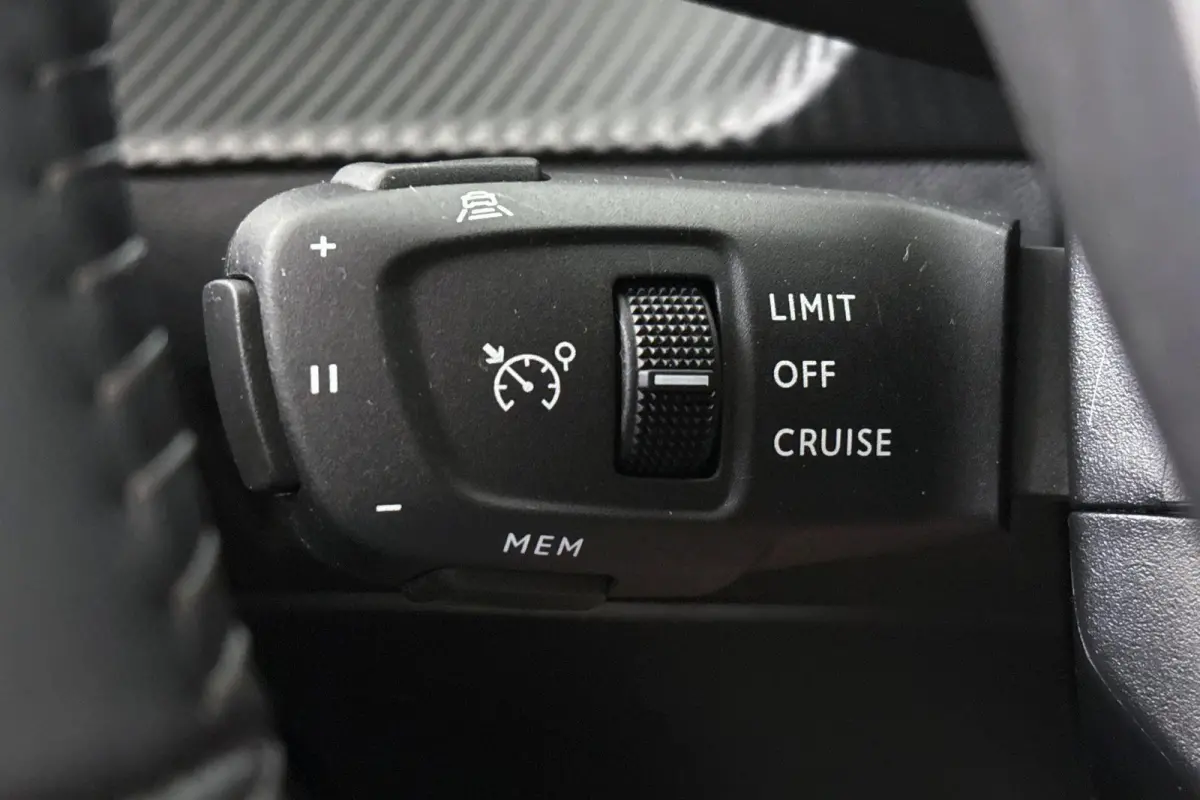 1.2 PureTech Allure Pack Stoelverwarming Keyless Adaptieve Cruise Control Apple CarPlay