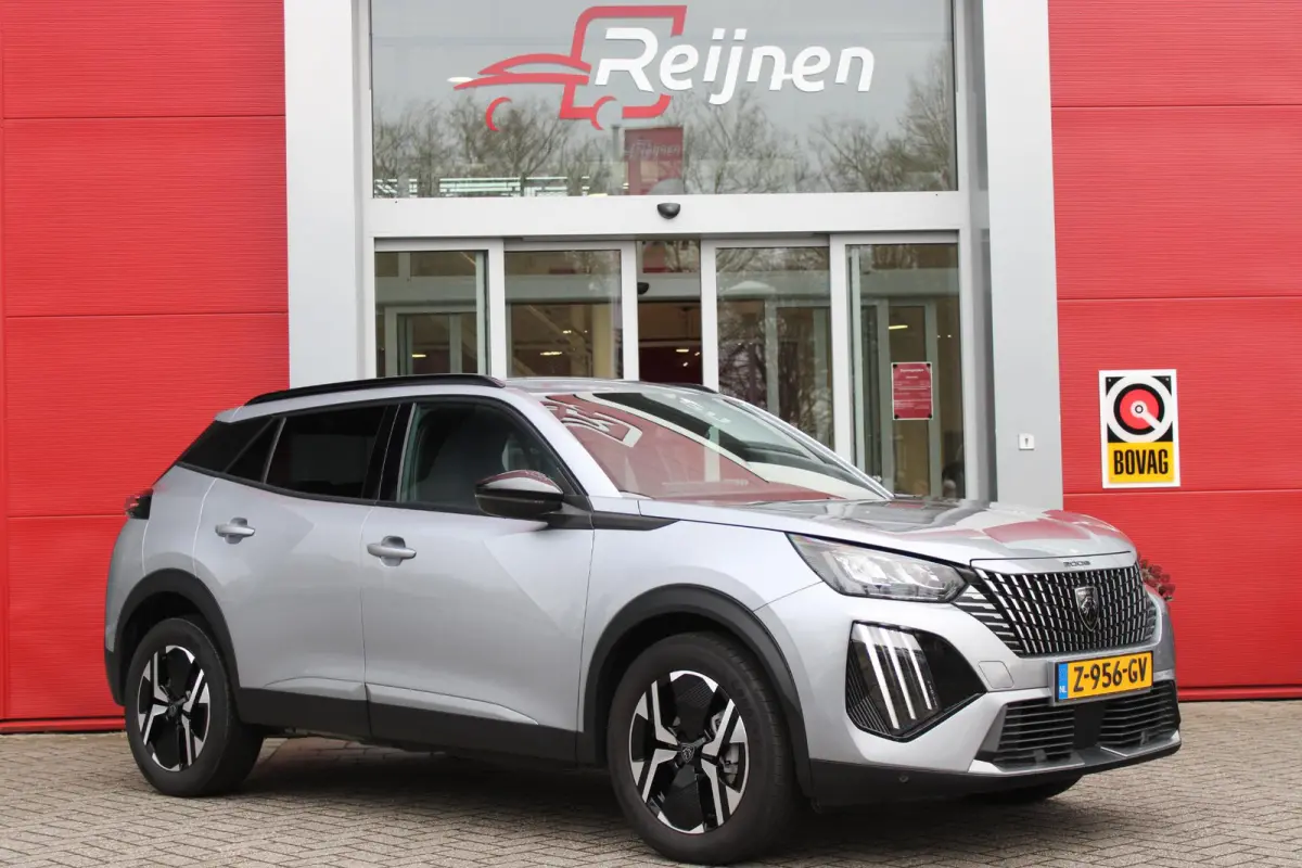 1.2 100PK ALLURE | DRAADLOZE APPLE CARPLAY/ANDROID AUTO | ACHTERUITRIJ CAMERA | PARKEERSENSOREN VOOR EN ACHTER | NAVIGATIE | CLIMATE CONTROL | LICHTMETALEN VELGEN 17" | LED KOPLAMPEN |