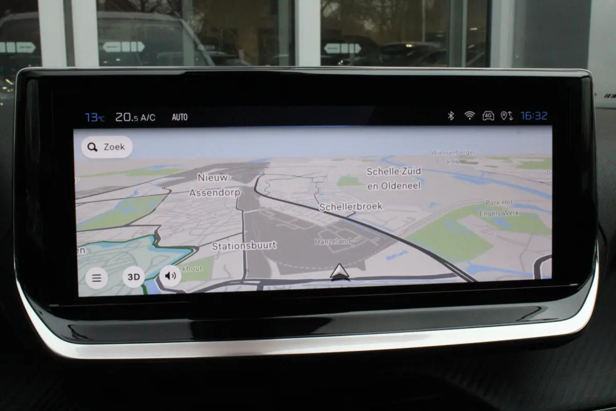 1.2 100PK ALLURE | DRAADLOZE APPLE CARPLAY/ANDROID AUTO | ACHTERUITRIJ CAMERA | PARKEERSENSOREN VOOR EN ACHTER | NAVIGATIE | CLIMATE CONTROL | LICHTMETALEN VELGEN 17" | LED KOPLAMPEN |