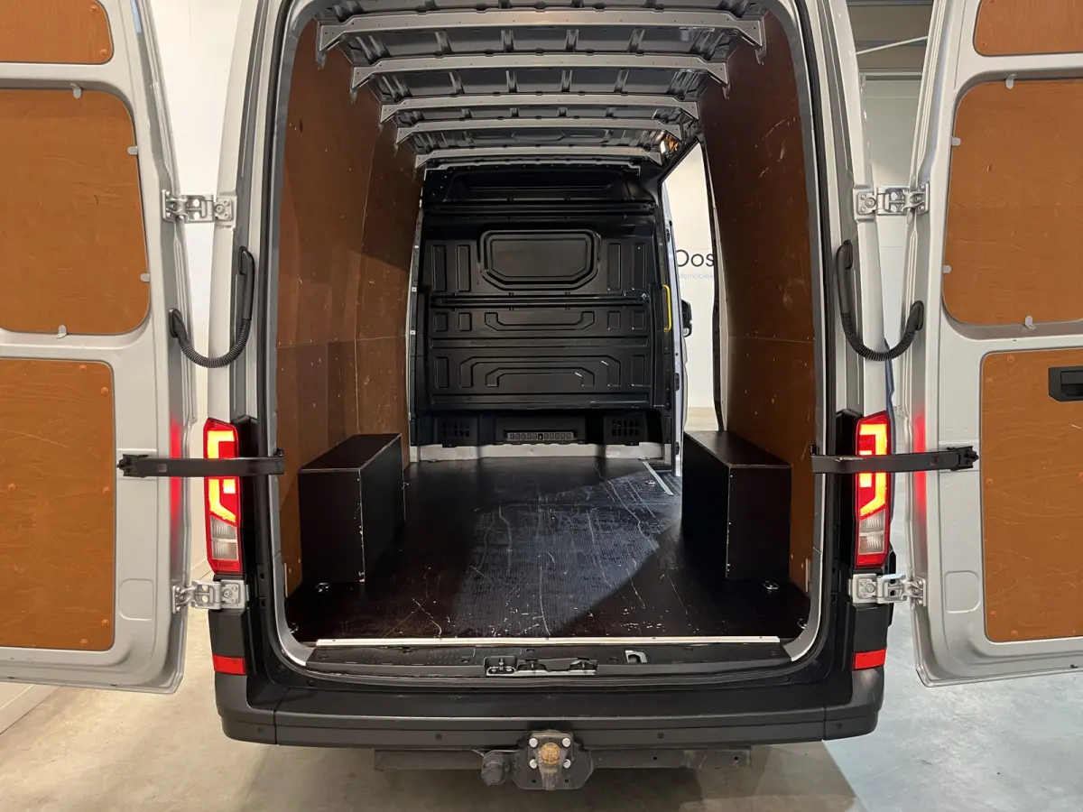 35 2.0 TDI L3H3 140 PK Automaat / Euro 6 / Trekhaak 3.000 KG / Airco / Cruise Control / CarPlay / PDC / Navigatie / 3-Zits / 69.000 KM !!