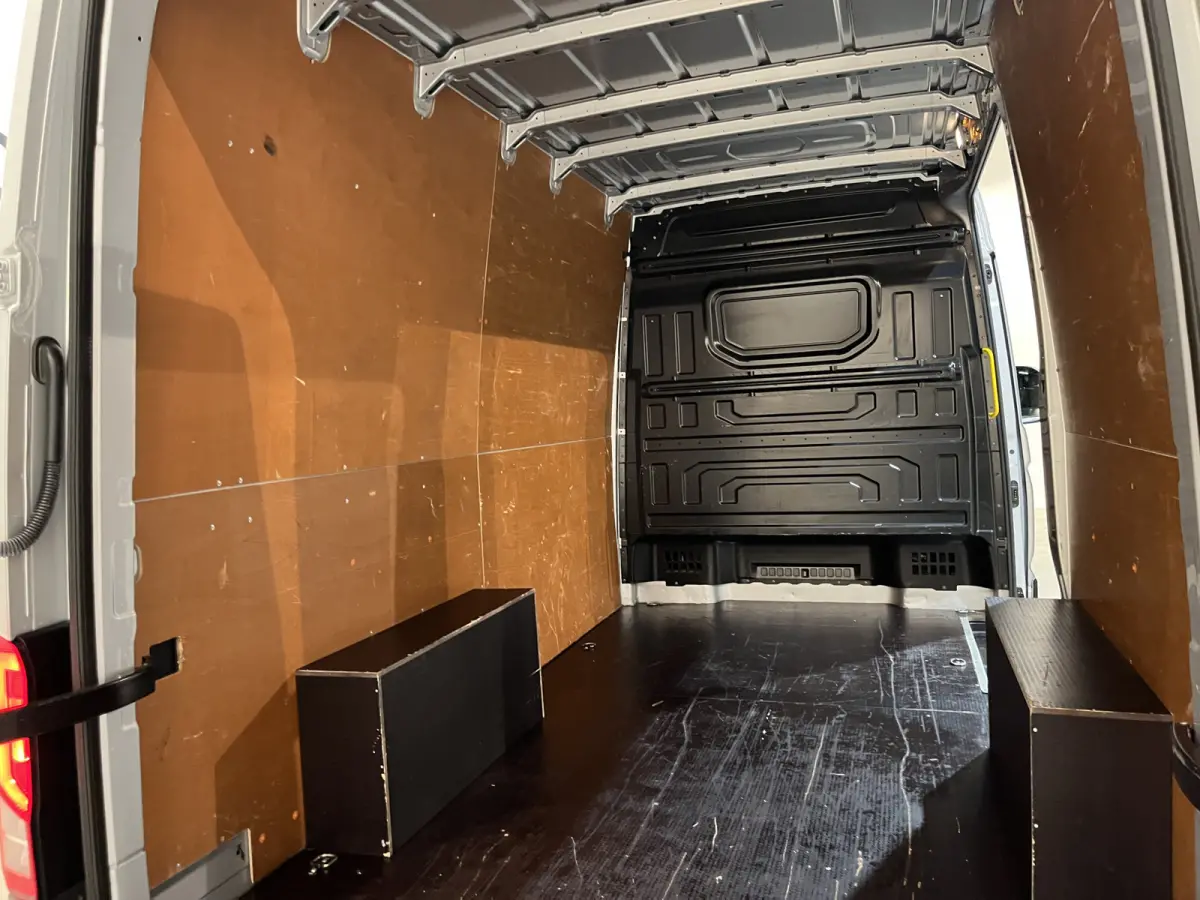 35 2.0 TDI L3H3 140 PK Automaat / Euro 6 / Trekhaak 3.000 KG / Airco / Cruise Control / CarPlay / PDC / Navigatie / 3-Zits / 69.000 KM !!
