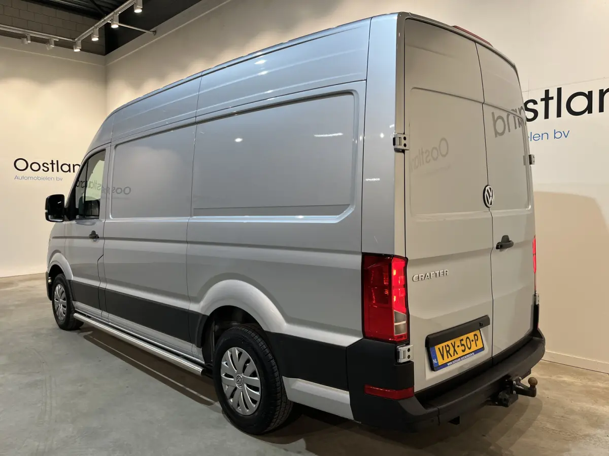 35 2.0 TDI L3H3 140 PK Automaat / Euro 6 / Trekhaak 3.000 KG / Airco / Cruise Control / CarPlay / PDC / Navigatie / 3-Zits / 69.000 KM !!