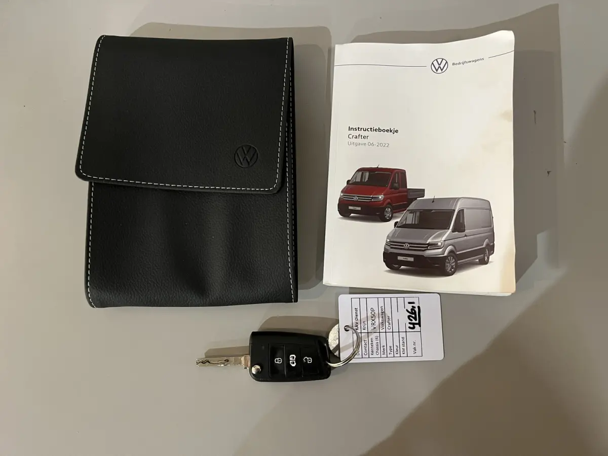 35 2.0 TDI L3H3 140 PK Automaat / Euro 6 / Trekhaak 3.000 KG / Airco / Cruise Control / CarPlay / PDC / Navigatie / 3-Zits / 69.000 KM !!