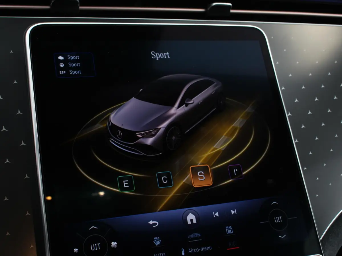 350 AMG Line Edition Advanced Plus 292 kWh Climate control Adaptieve cruise control Parkeersensoren Achteruitrijcamera Sfeerverlichting Stoelverwarming Keyless LED Navigatie