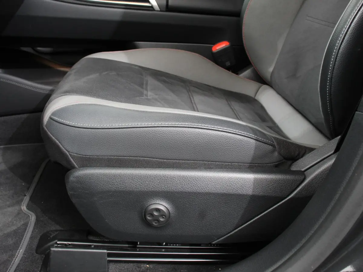 350 AMG Line Edition Advanced Plus 292 kWh Climate control Adaptieve cruise control Parkeersensoren Achteruitrijcamera Sfeerverlichting Stoelverwarming Keyless LED Navigatie