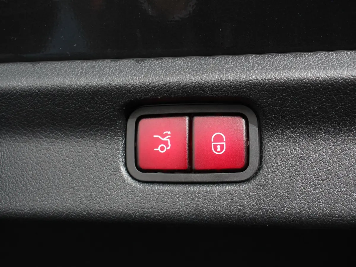 350 AMG Line Edition Advanced Plus 292 kWh Climate control Adaptieve cruise control Parkeersensoren Achteruitrijcamera Sfeerverlichting Stoelverwarming Keyless LED Navigatie
