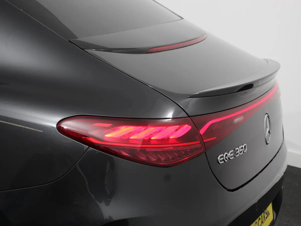 350 AMG Line Edition Advanced Plus 292 kWh Climate control Adaptieve cruise control Parkeersensoren Achteruitrijcamera Sfeerverlichting Stoelverwarming Keyless LED Navigatie