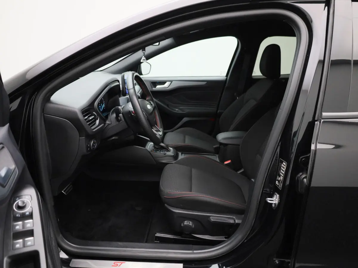 1.0 EcoBoost Hybrid ST Line Style | Trekhaak | Cruise Control | Winter Pack | Full LED | Keyless Entry&Go | Achteruitcamera |