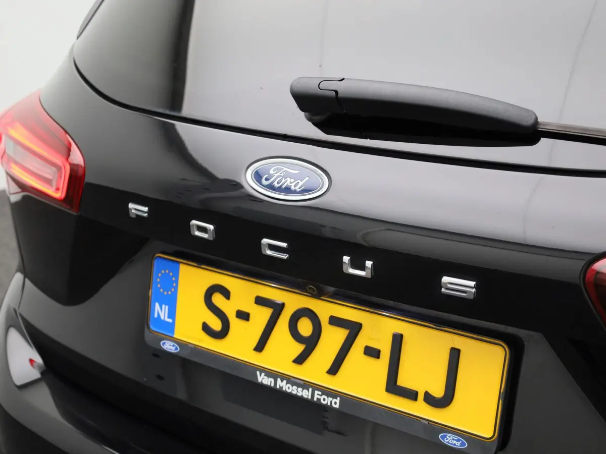 1.0 EcoBoost Hybrid ST Line Style | Trekhaak | Cruise Control | Winter Pack | Full LED | Keyless Entry&Go | Achteruitcamera |
