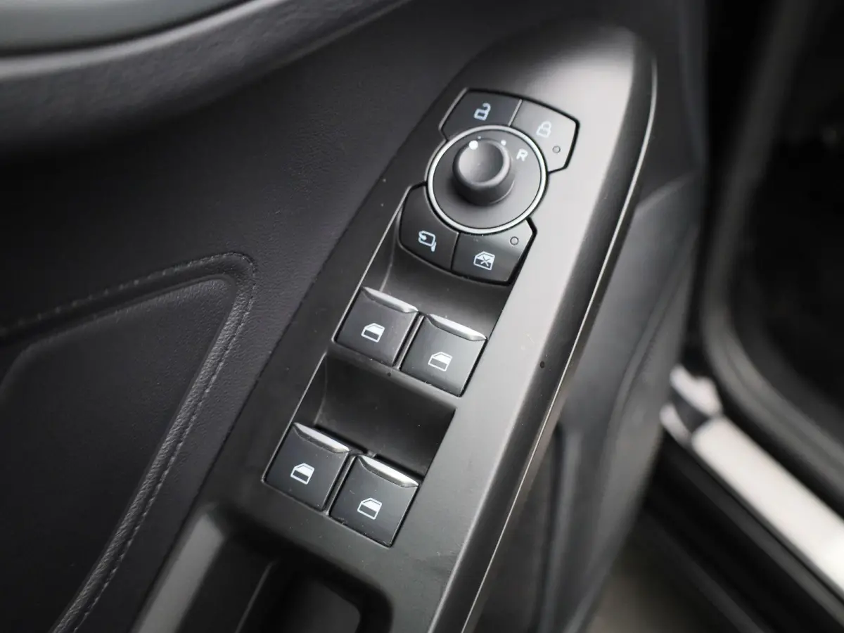 1.0 EcoBoost Hybrid ST Line Style | Trekhaak | Cruise Control | Winter Pack | Full LED | Keyless Entry&Go | Achteruitcamera |
