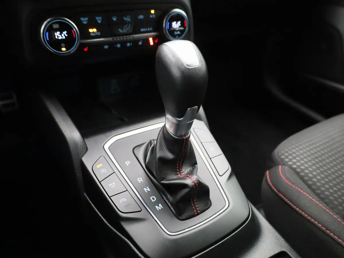 1.0 EcoBoost Hybrid ST Line Style | Trekhaak | Cruise Control | Winter Pack | Full LED | Keyless Entry&Go | Achteruitcamera |